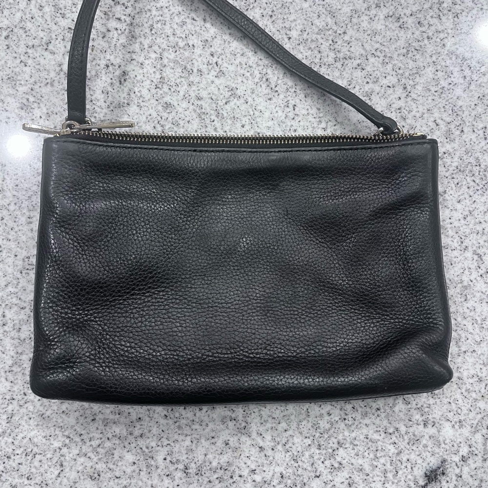 Michael Kors Double Zip crossbody bag in black pebbled leather - Picture 3 of 11